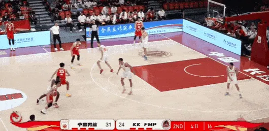 开运体育入口-中国男篮持球过半场,巴尔纳凶狠撞倒赵嘉义吃到违体犯规